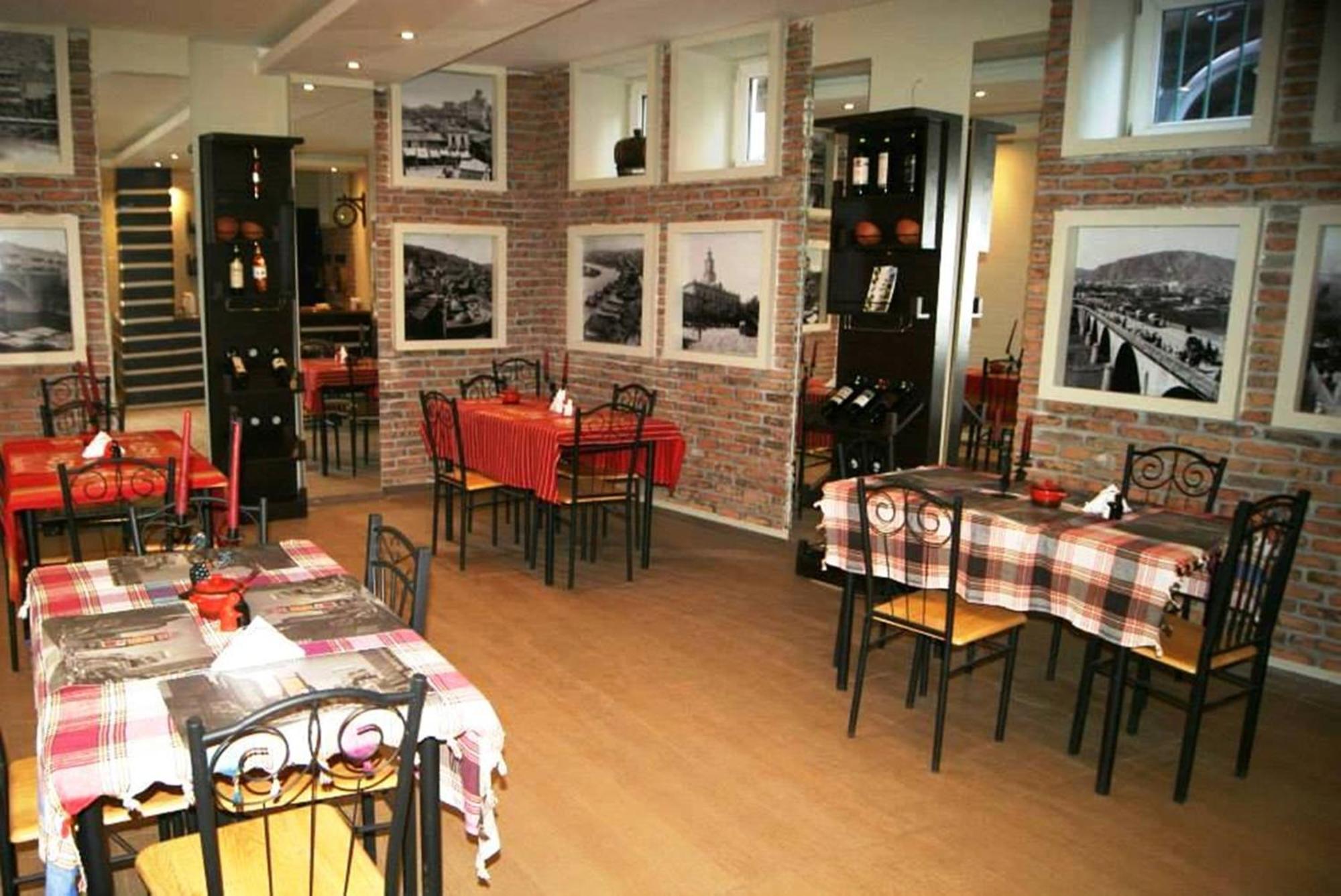 Tbiliseli Inn Tiflis Dış mekan fotoğraf